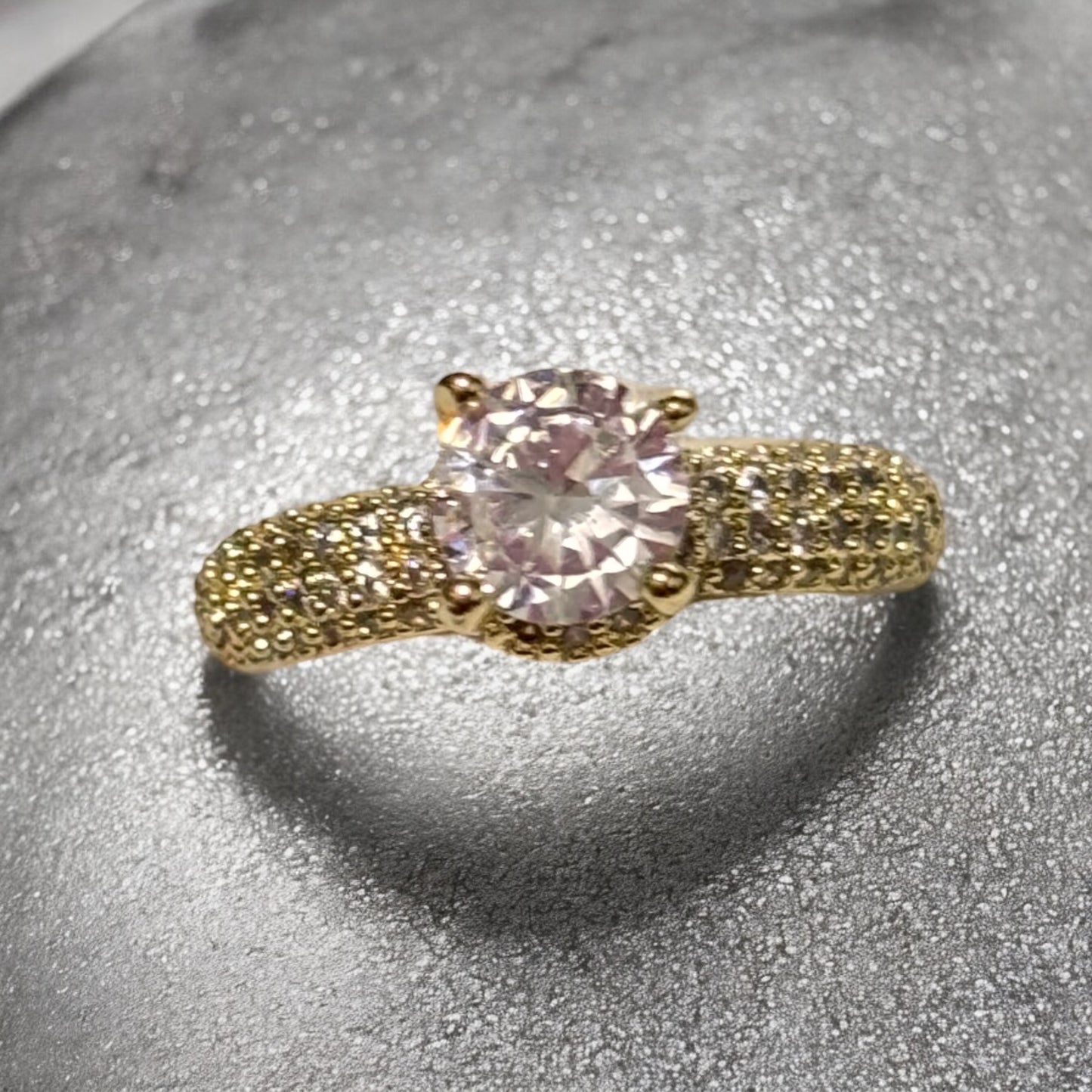 Anillo solitario Lucía