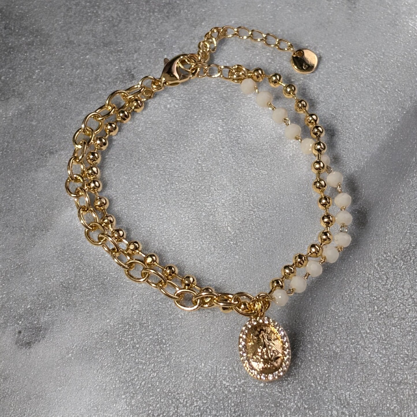 Pulsera con piedra blanca Virgen de los Lagos