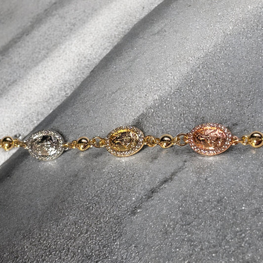 Pulsera vírgen tricolor con piedras